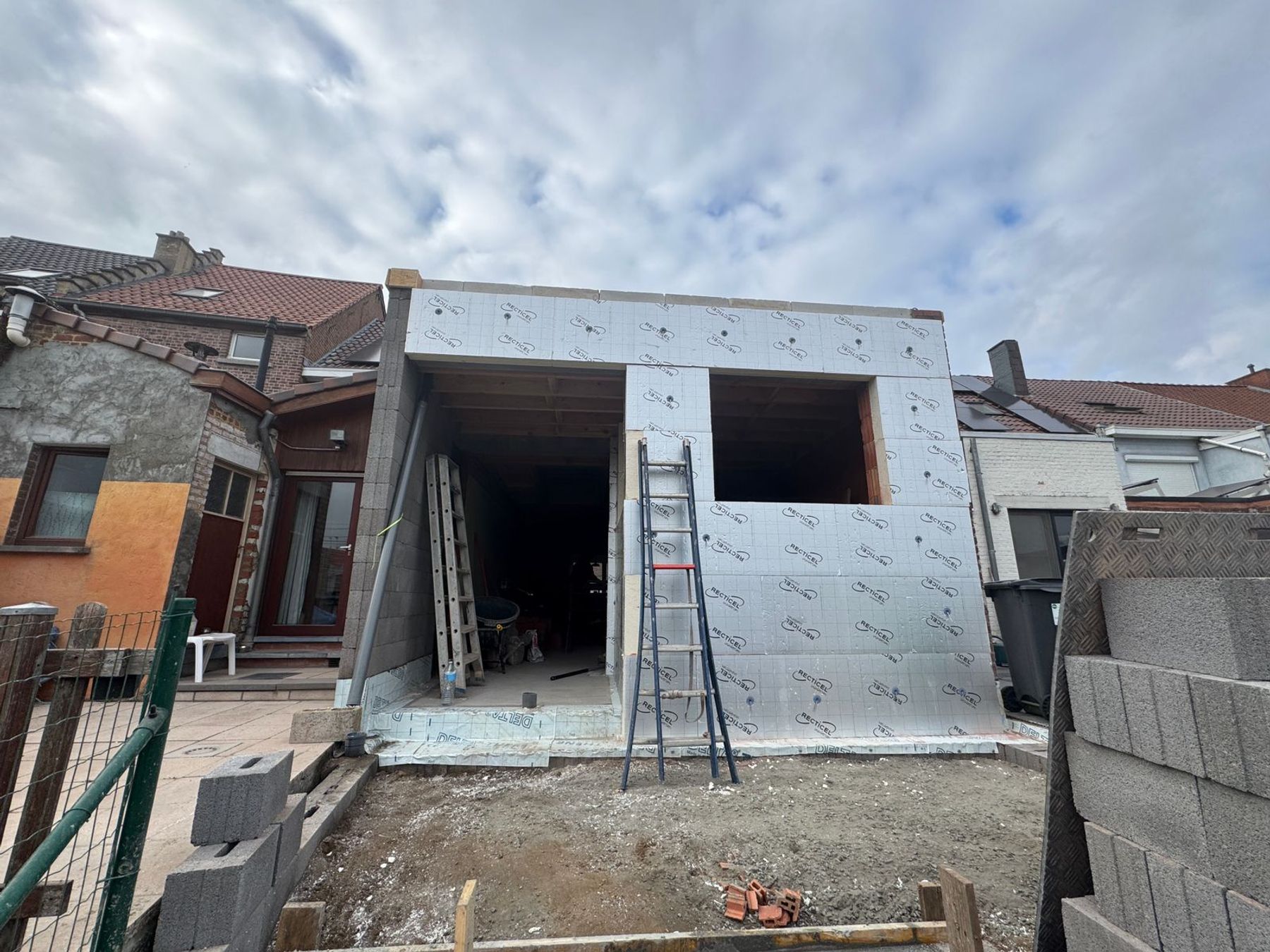 isolatie van muren bijbouw